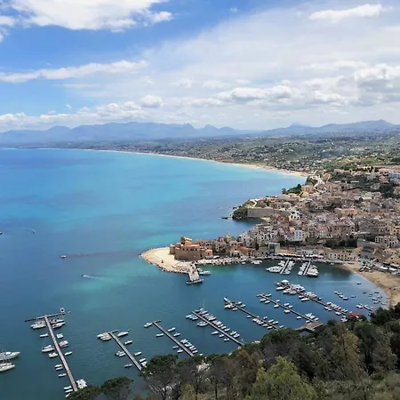 Attico Dolce Vista By Interhome * קאסטלמארה דל גולפו