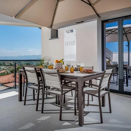 Apartment Attico Doce Vista By Interhome